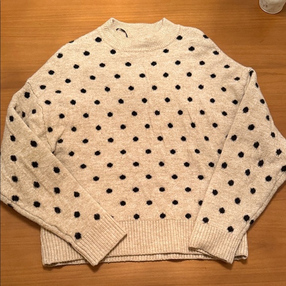 H&M Cream and Black Polka Dot Sweater - Picture 1 of 3